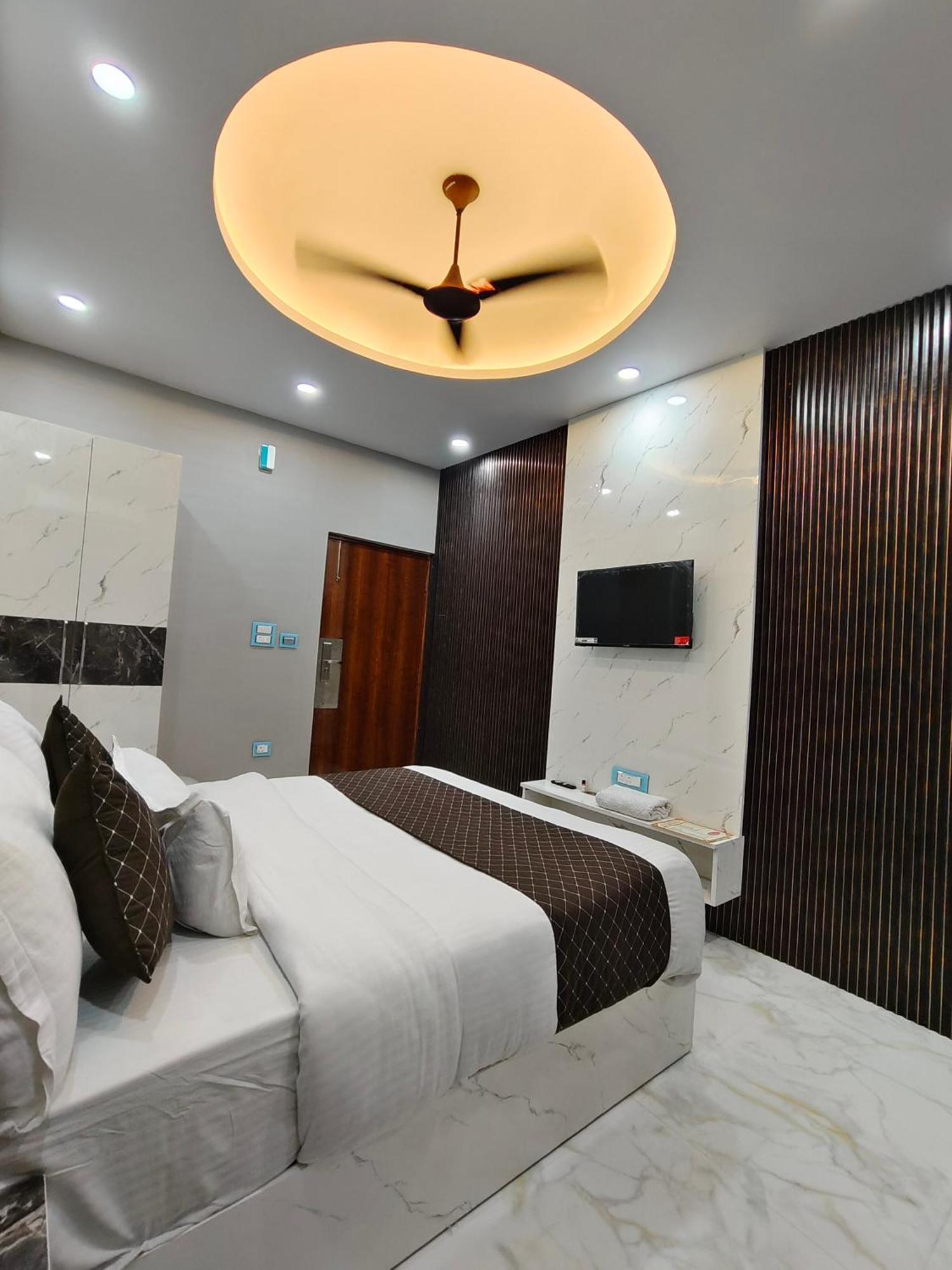Hotel New Imperial Ghaziabad Ngoại thất bức ảnh
