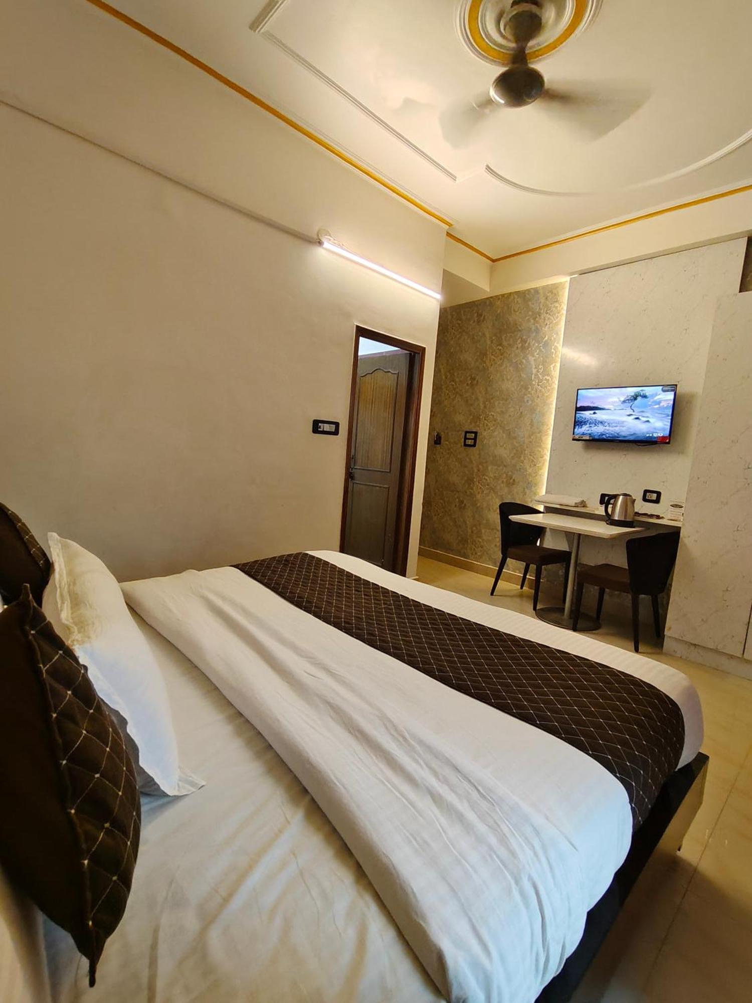 Hotel New Imperial Ghaziabad Ngoại thất bức ảnh